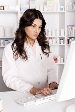 Pharmacist_Using_Technology